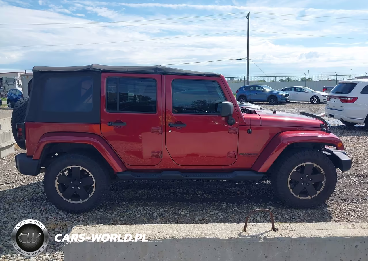 2012 Jeep Wrangler Unlimited Sahara VIN:1C4BJWEG3CL250642 - 13