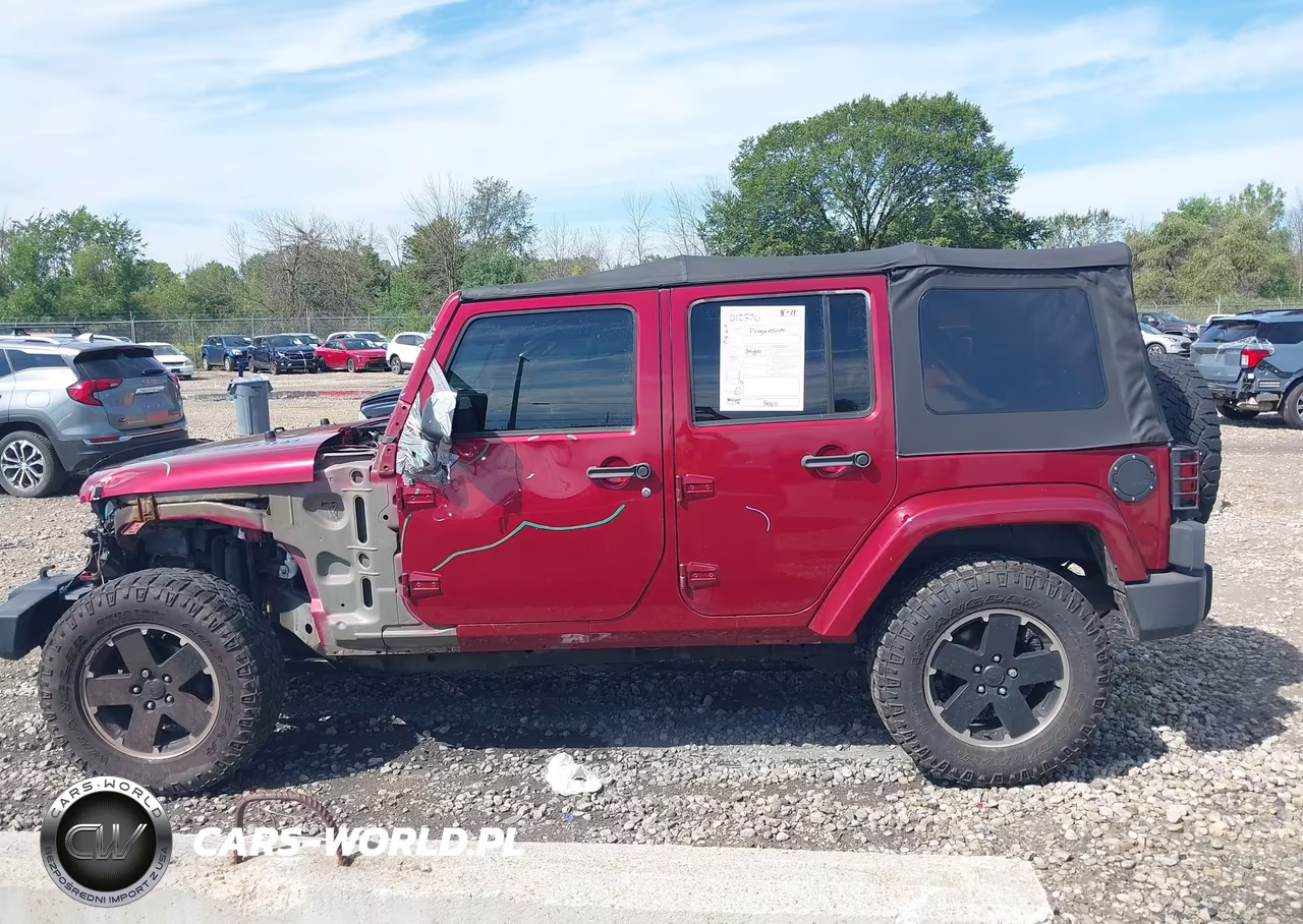 2012 Jeep Wrangler Unlimited Sahara VIN:1C4BJWEG3CL250642 - 14