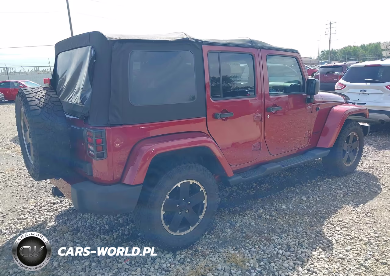 2012 Jeep Wrangler Unlimited Sahara VIN:1C4BJWEG3CL250642 - 4