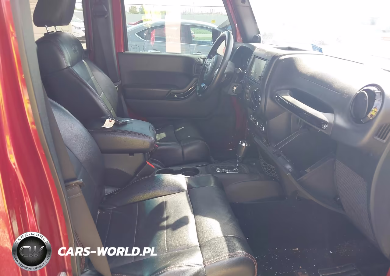 2012 Jeep Wrangler Unlimited Sahara VIN:1C4BJWEG3CL250642 - 5