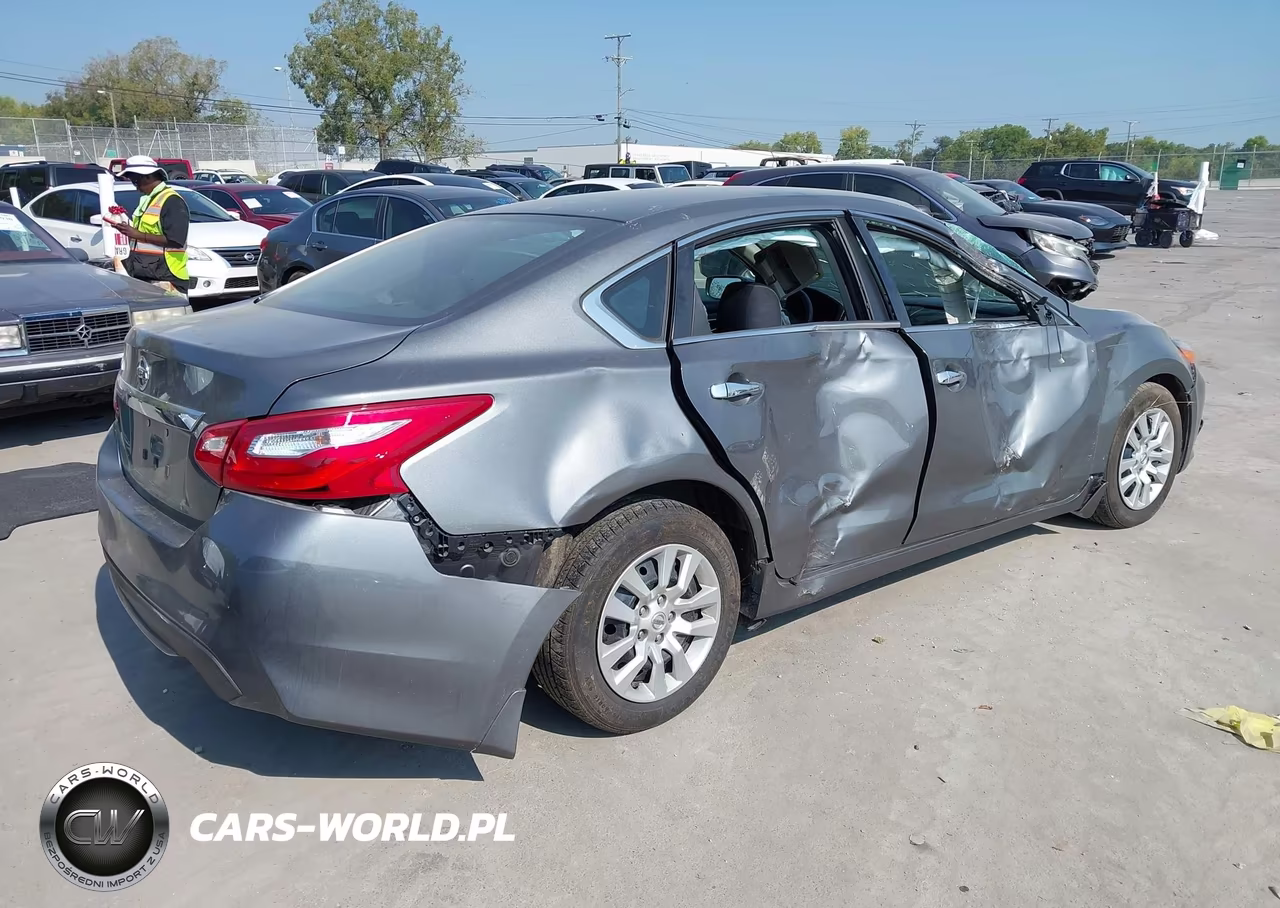 2016 Nissan Altima 2.5 S VIN:1N4AL3AP3GC266765 - 4