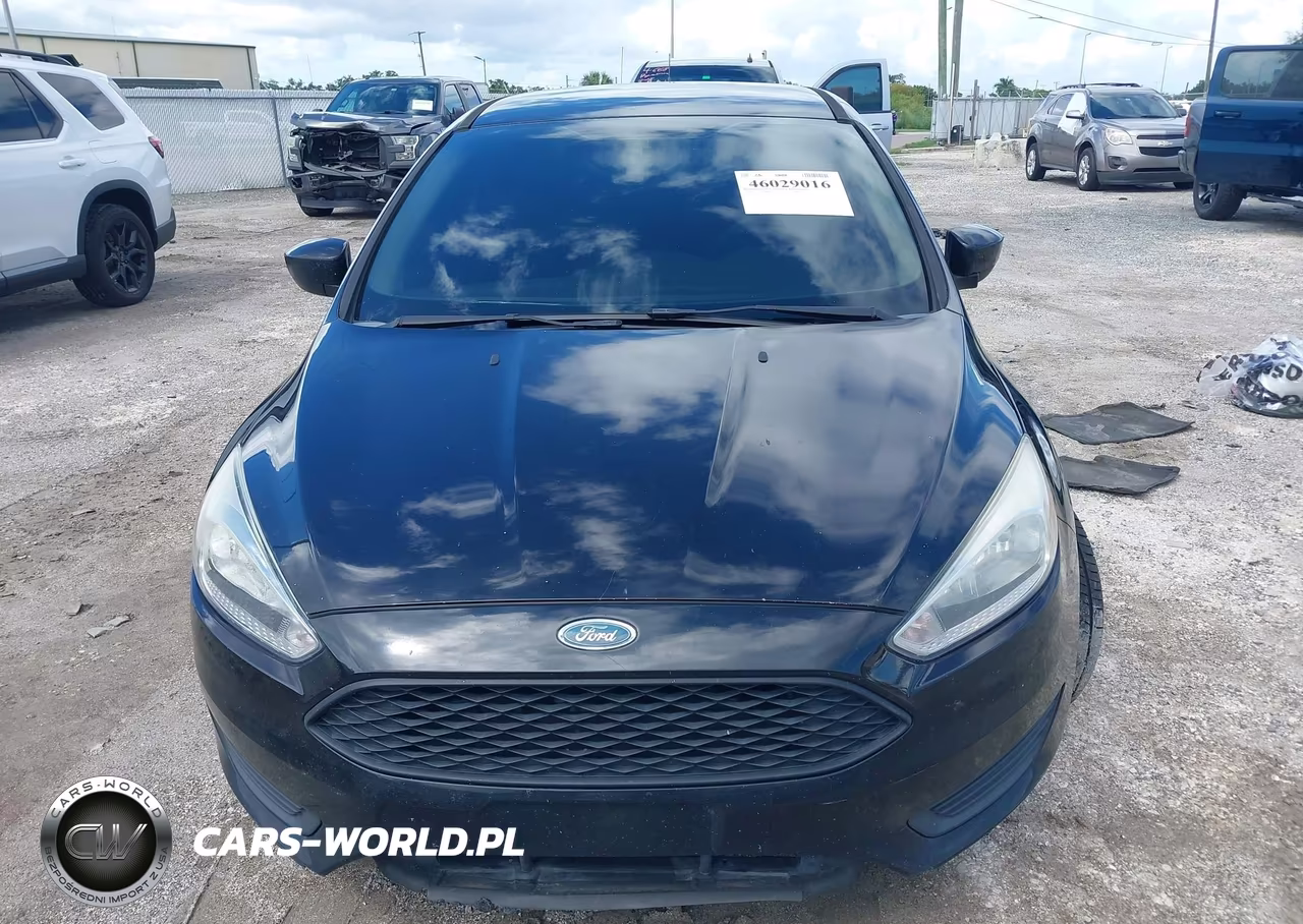 2018 Ford Focus Se VIN:1FADP3F22JL256458 - 12