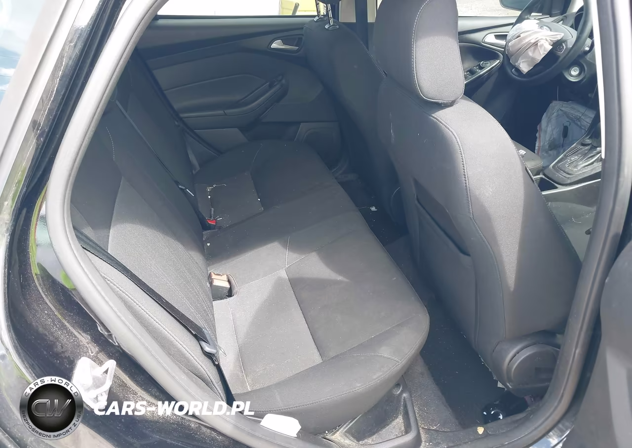 2018 Ford Focus Se VIN:1FADP3F22JL256458 - 8
