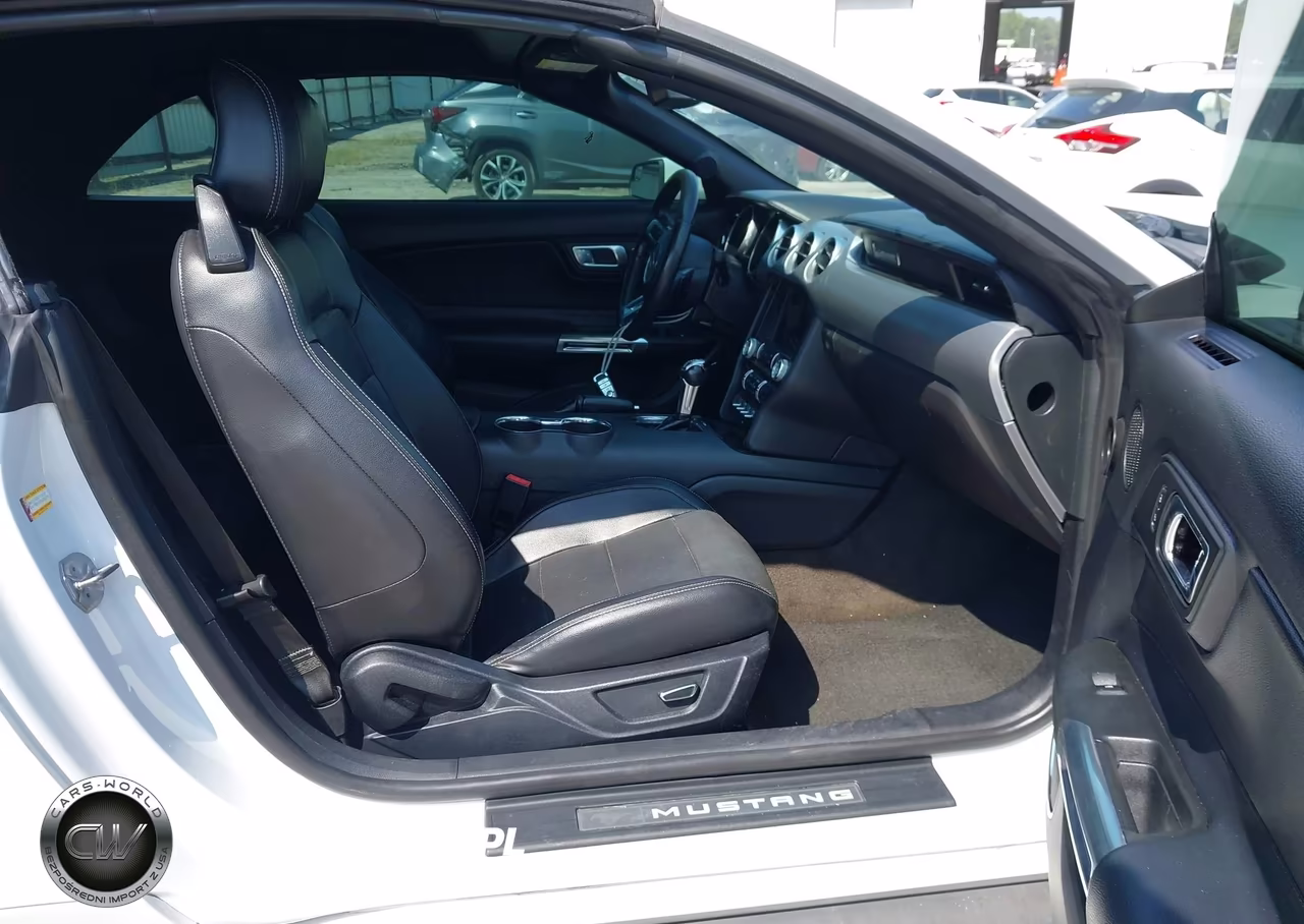 2018 Ford Mustang Ecoboost Premium VIN:1FATP8UH4J5138772 - 5