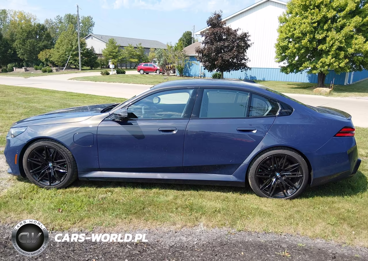 2027 BMW M5 VIN:WBS83FK04VCY32031 - 14