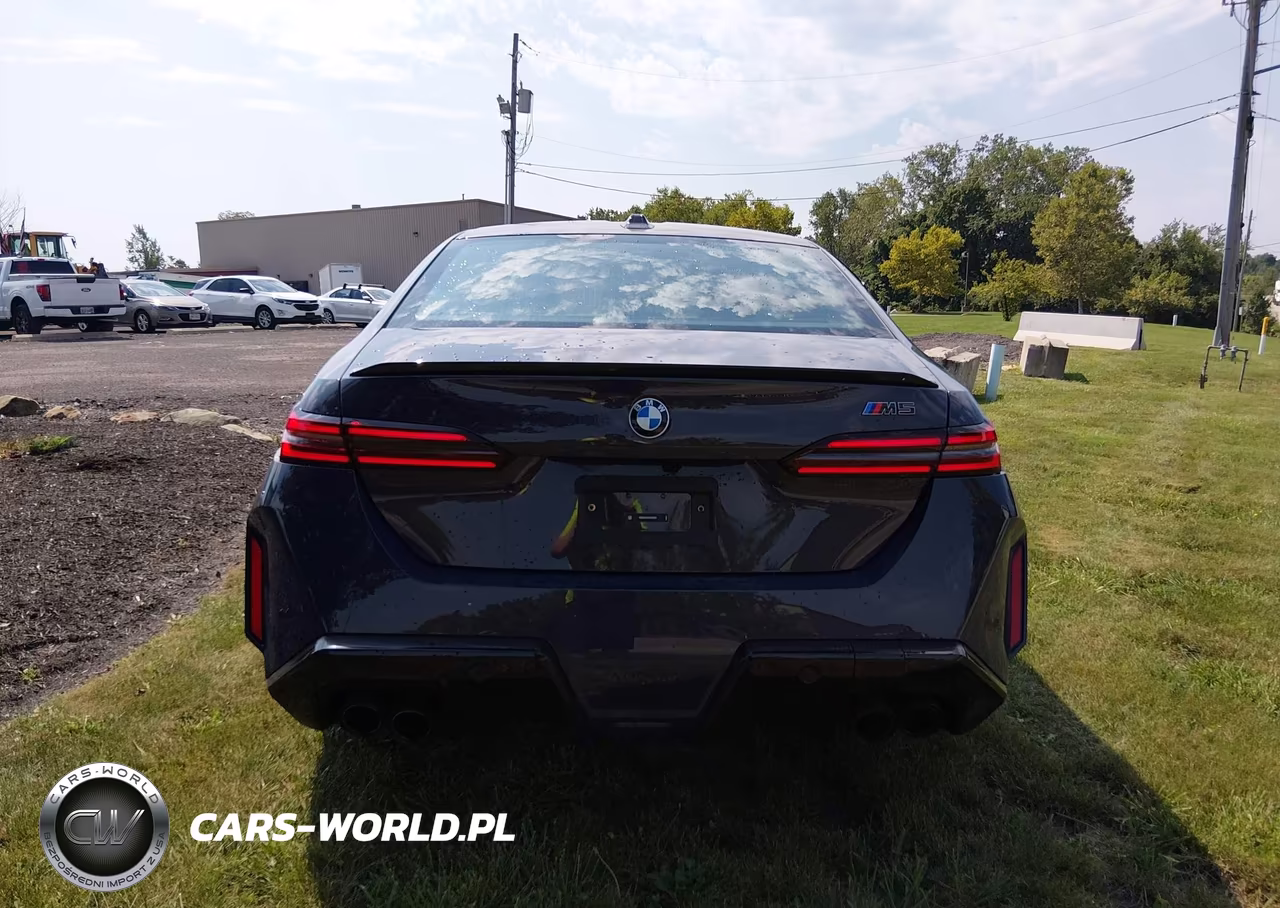 2027 BMW M5 VIN:WBS83FK04VCY32031 - 16