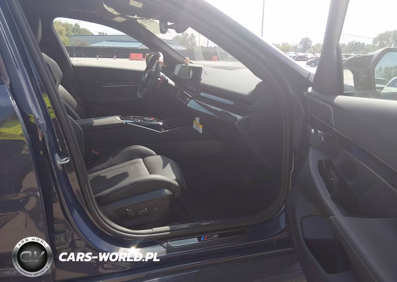 2027 BMW M5 VIN:WBS83FK04VCY32031 - 5