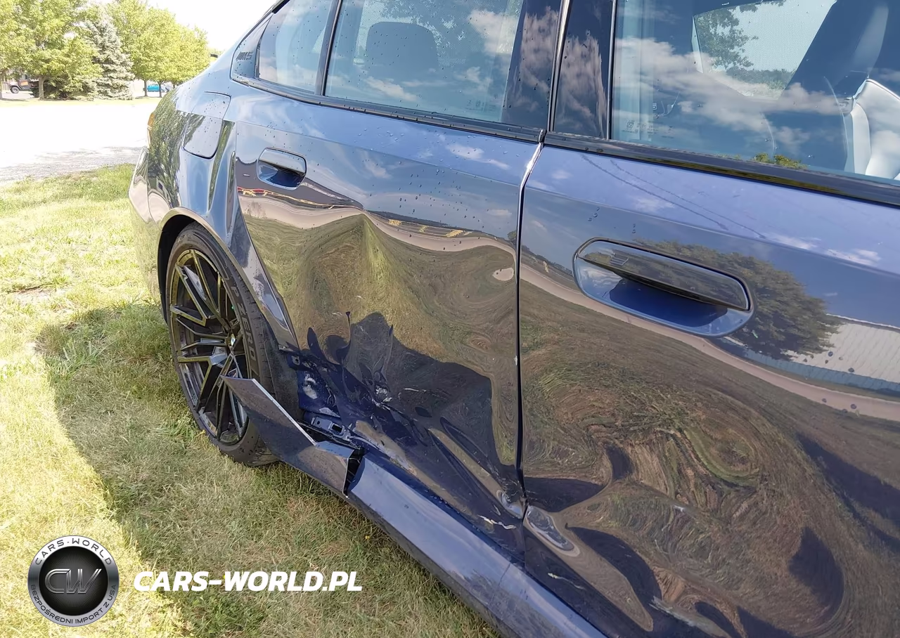 2027 BMW M5 VIN:WBS83FK04VCY32031 - 6