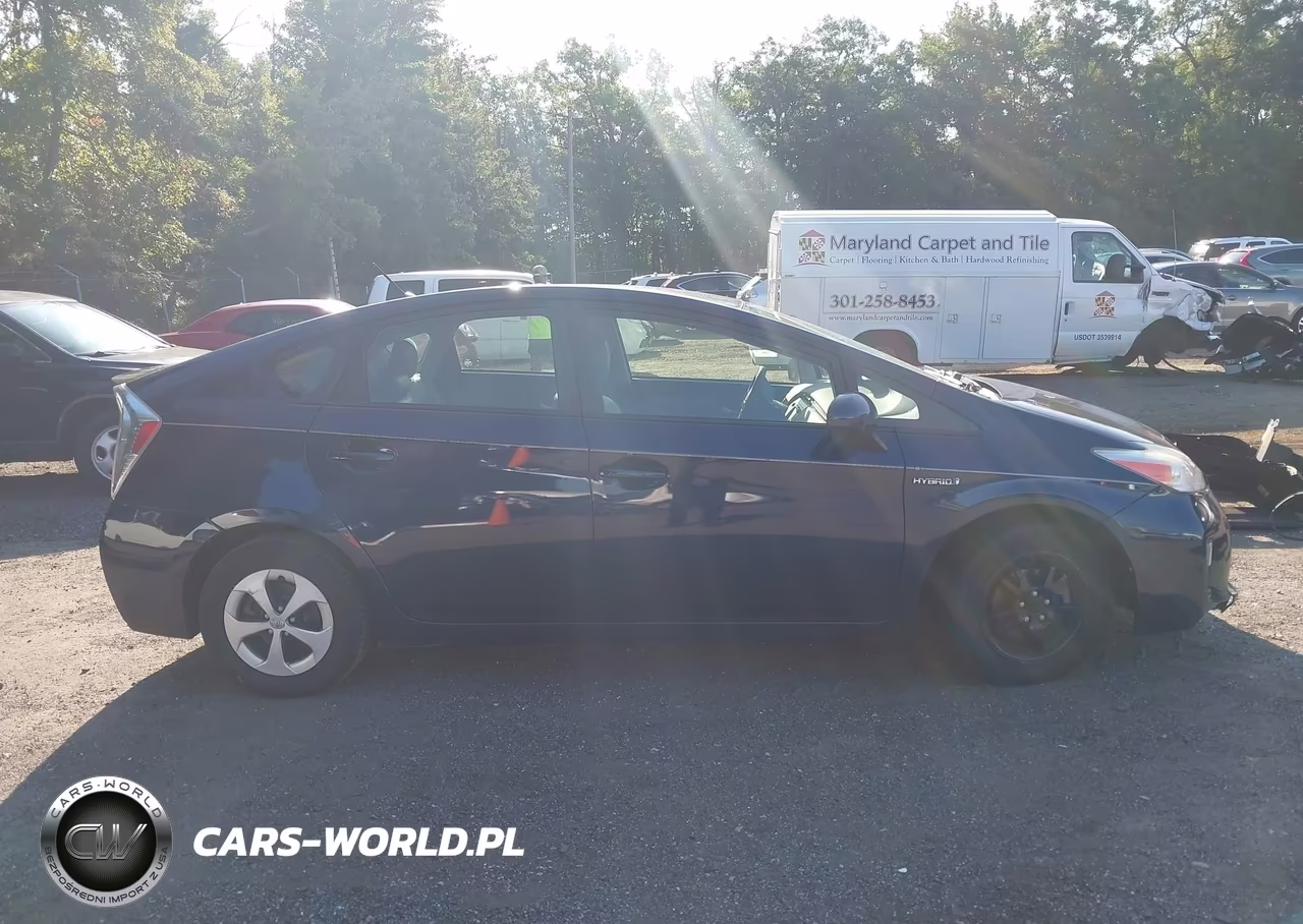 2015 Toyota Prius Two VIN:JTDKN3DU2F0434504 - 13