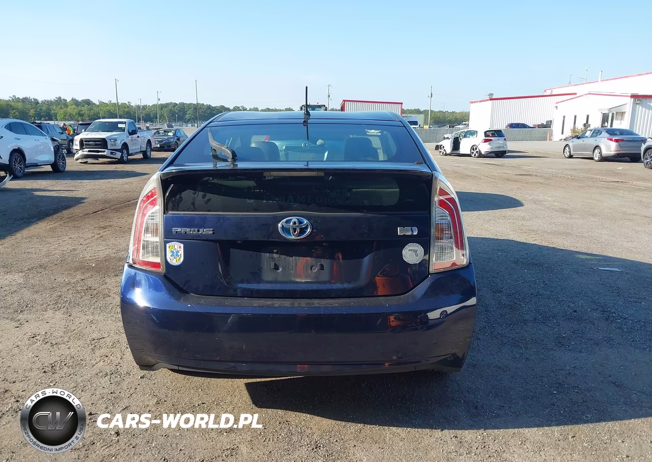 2015 Toyota Prius Two VIN:JTDKN3DU2F0434504 - 16