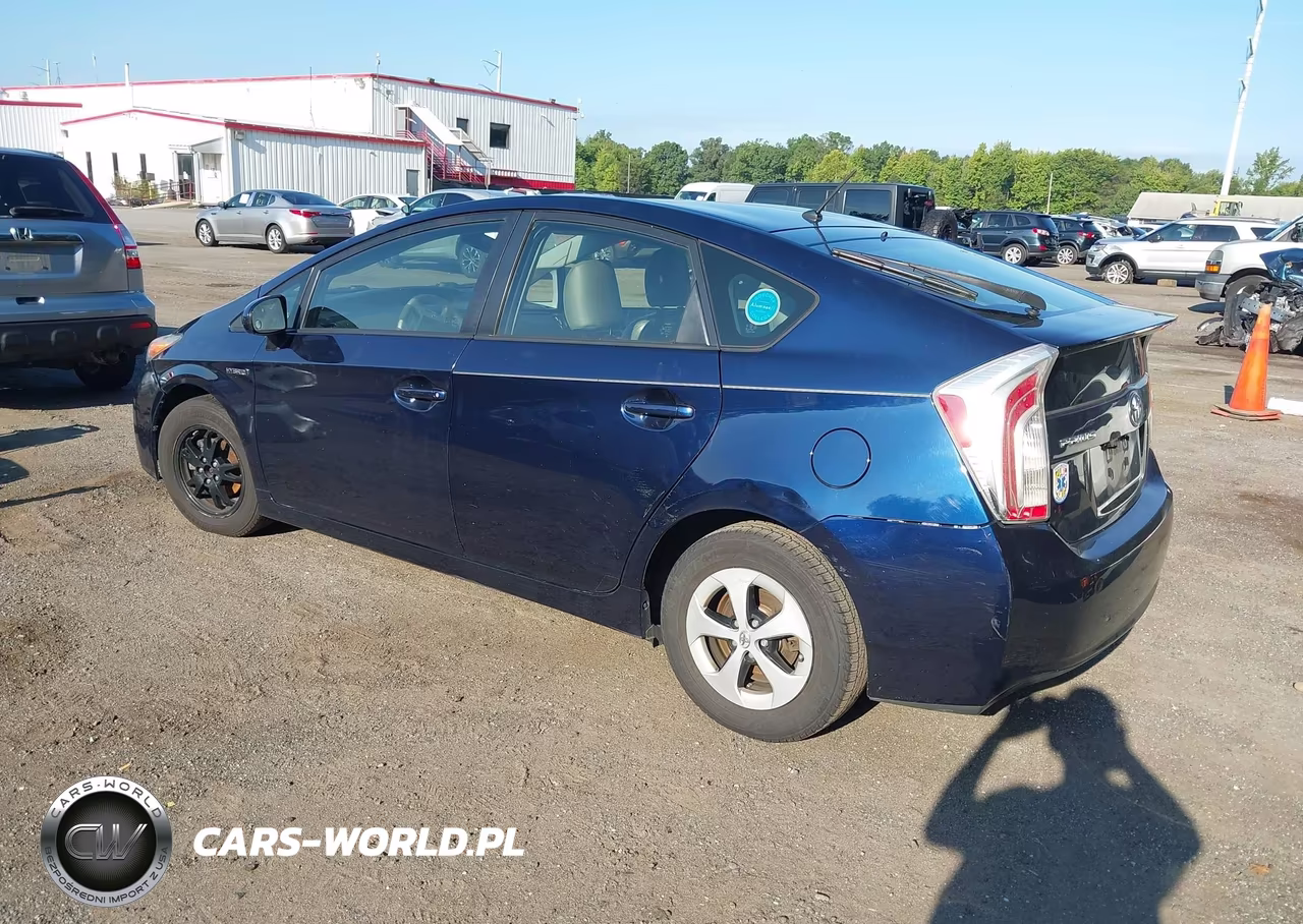 2015 Toyota Prius Two VIN:JTDKN3DU2F0434504 - 3
