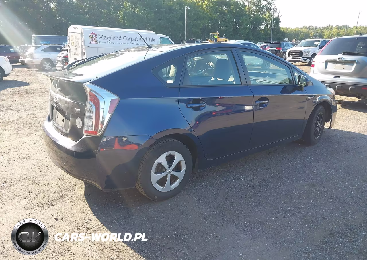 2015 Toyota Prius Two VIN:JTDKN3DU2F0434504 - 4