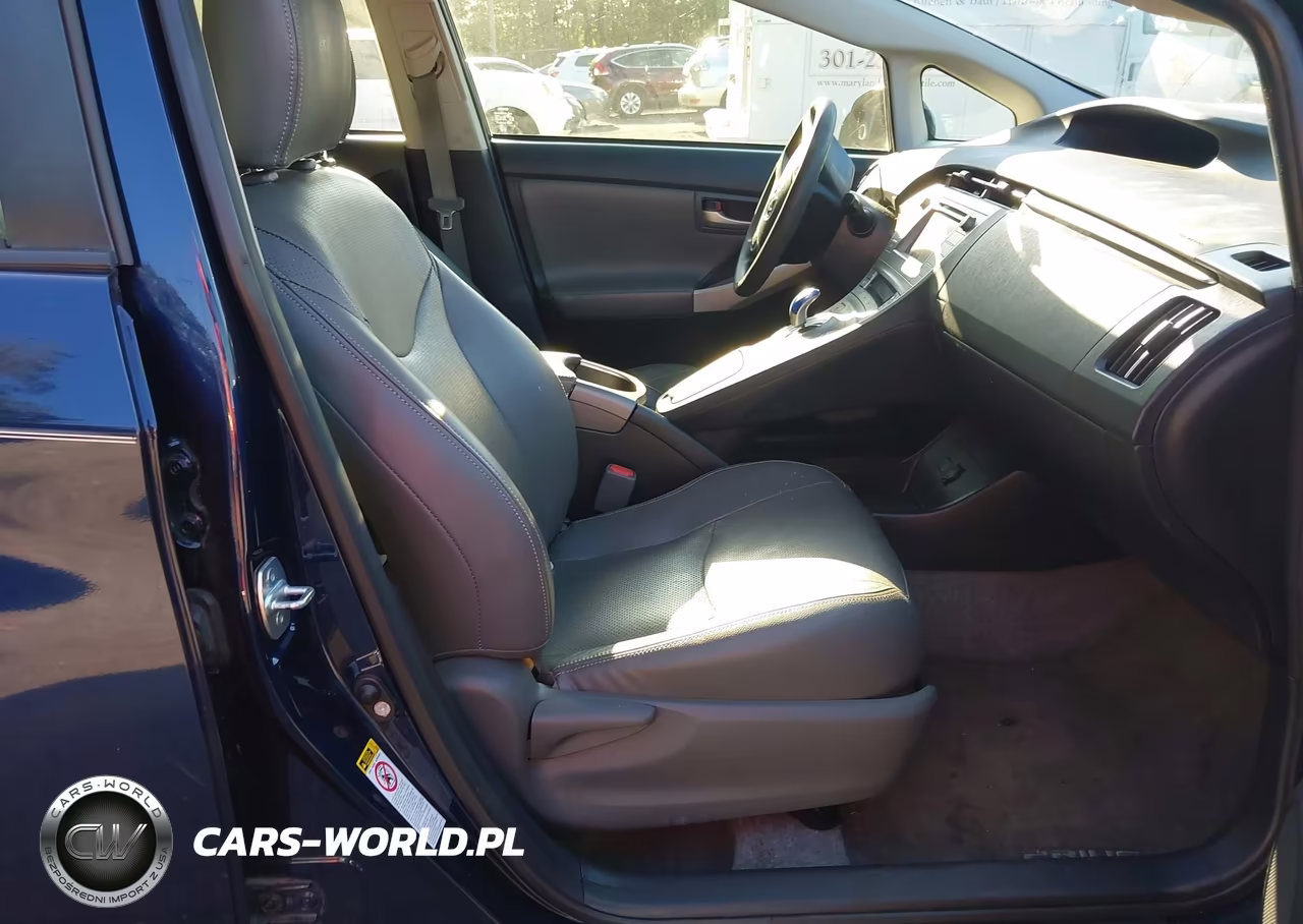 2015 Toyota Prius Two VIN:JTDKN3DU2F0434504 - 5