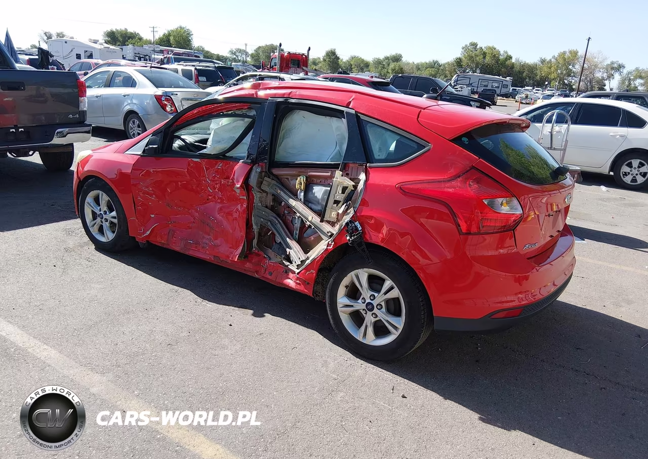2014 Ford Focus Se VIN:1FADP3K20EL199768 - 3