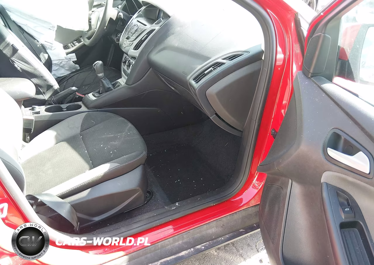 2014 Ford Focus Se VIN:1FADP3K20EL199768 - 5