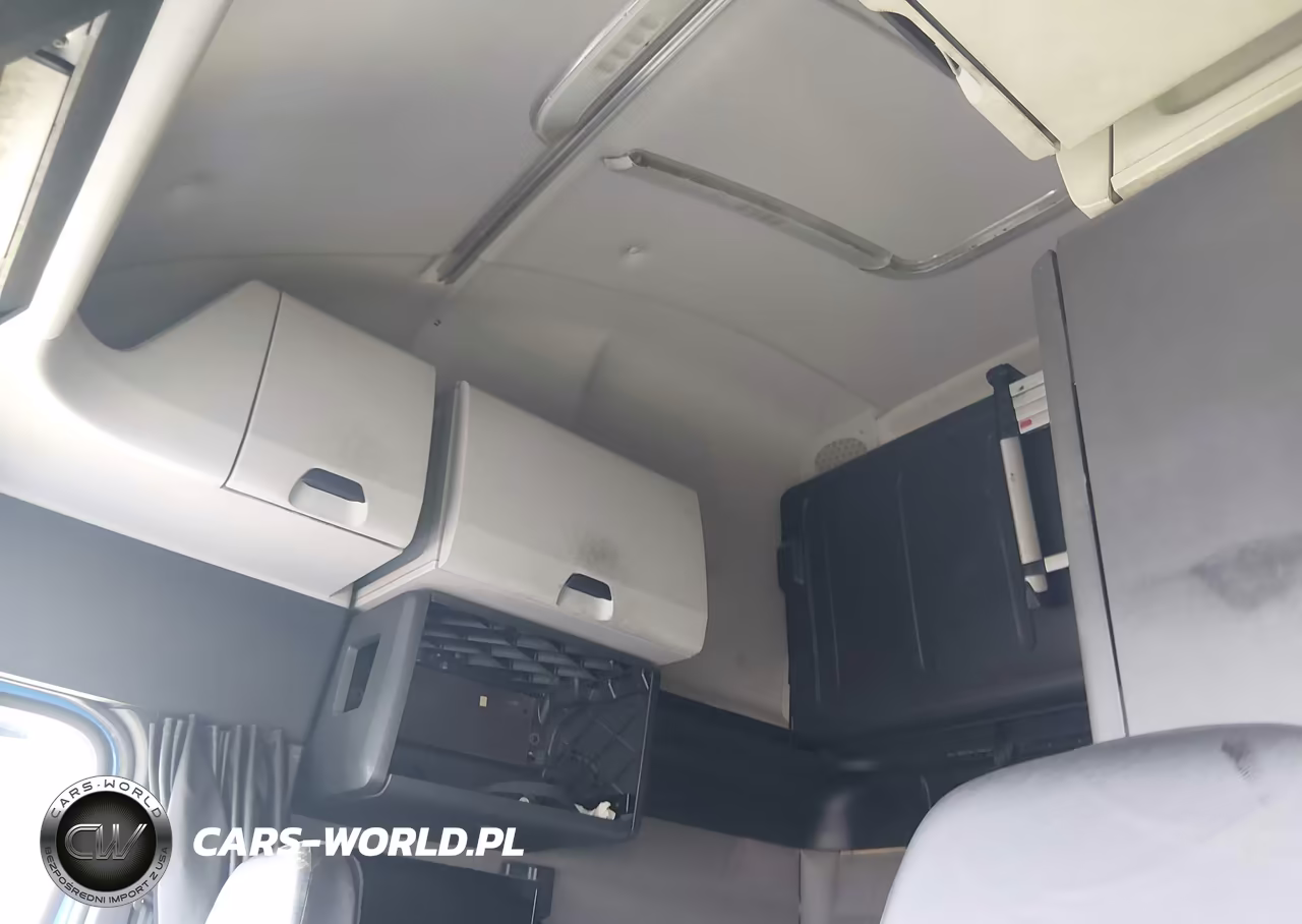 2019 Freightliner New Cascadia 126 VIN:1FUJHHDRXKLKP4384 - 6