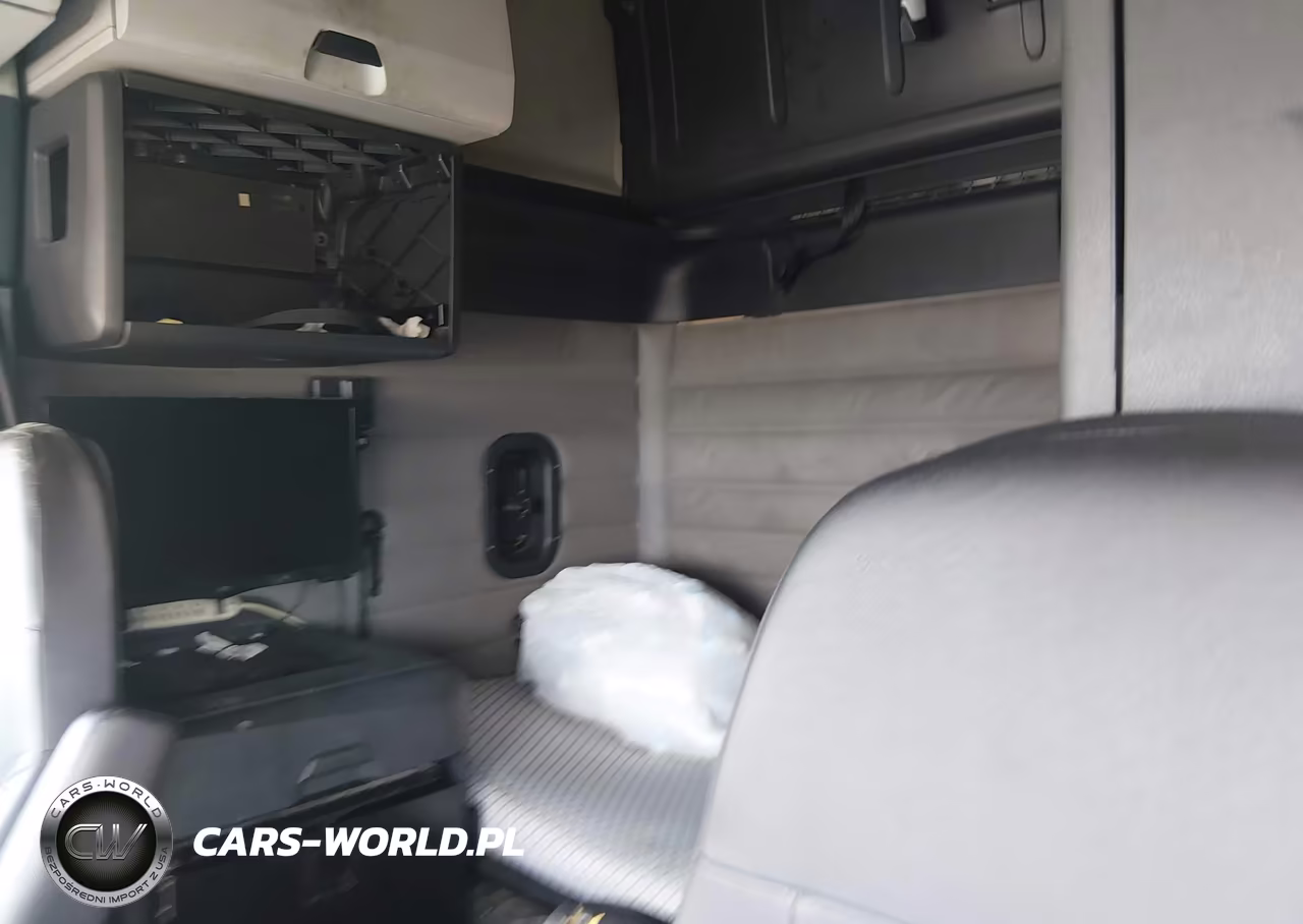 2019 Freightliner New Cascadia 126 VIN:1FUJHHDRXKLKP4384 - 7