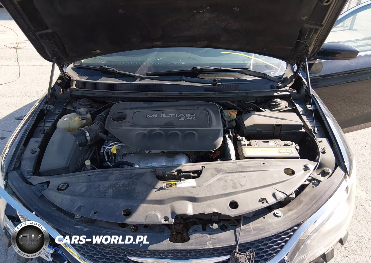 2015 Chrysler 200 Limited VIN:1C3CCCAB2FN640703 - 10