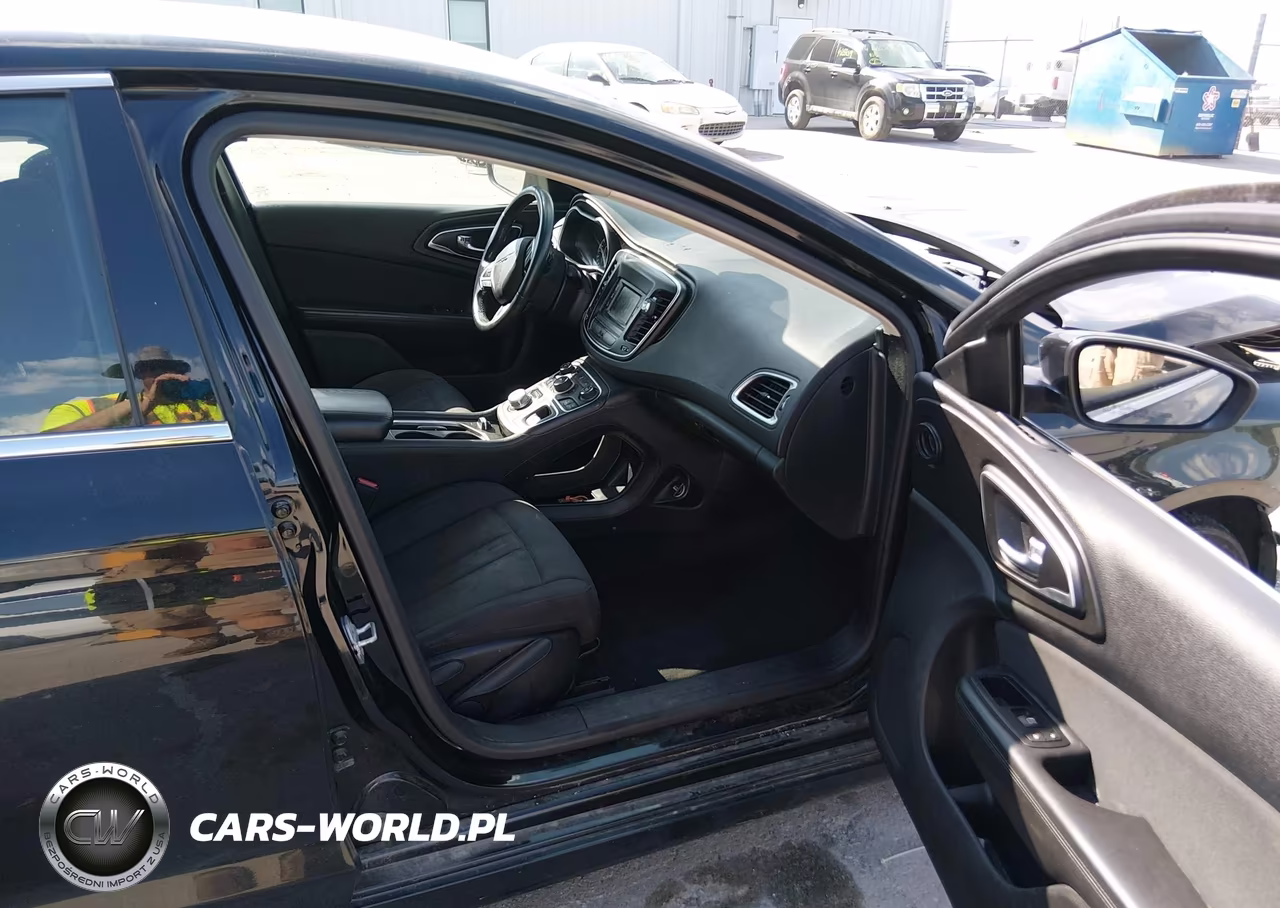 2015 Chrysler 200 Limited VIN:1C3CCCAB2FN640703 - 5