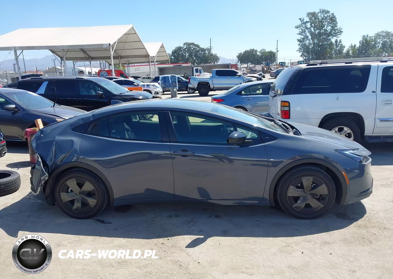 2024 Toyota Prius Le VIN:JTDACAAU2R3041583 - 13
