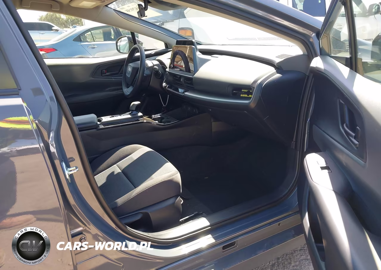 2024 Toyota Prius Le VIN:JTDACAAU2R3041583 - 5