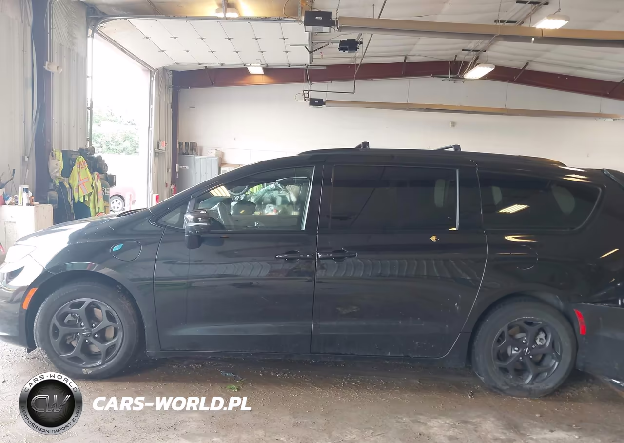 2022 Chrysler Pacifica Hybrid Limited VIN:2C4RC1S73NR119138 - 14