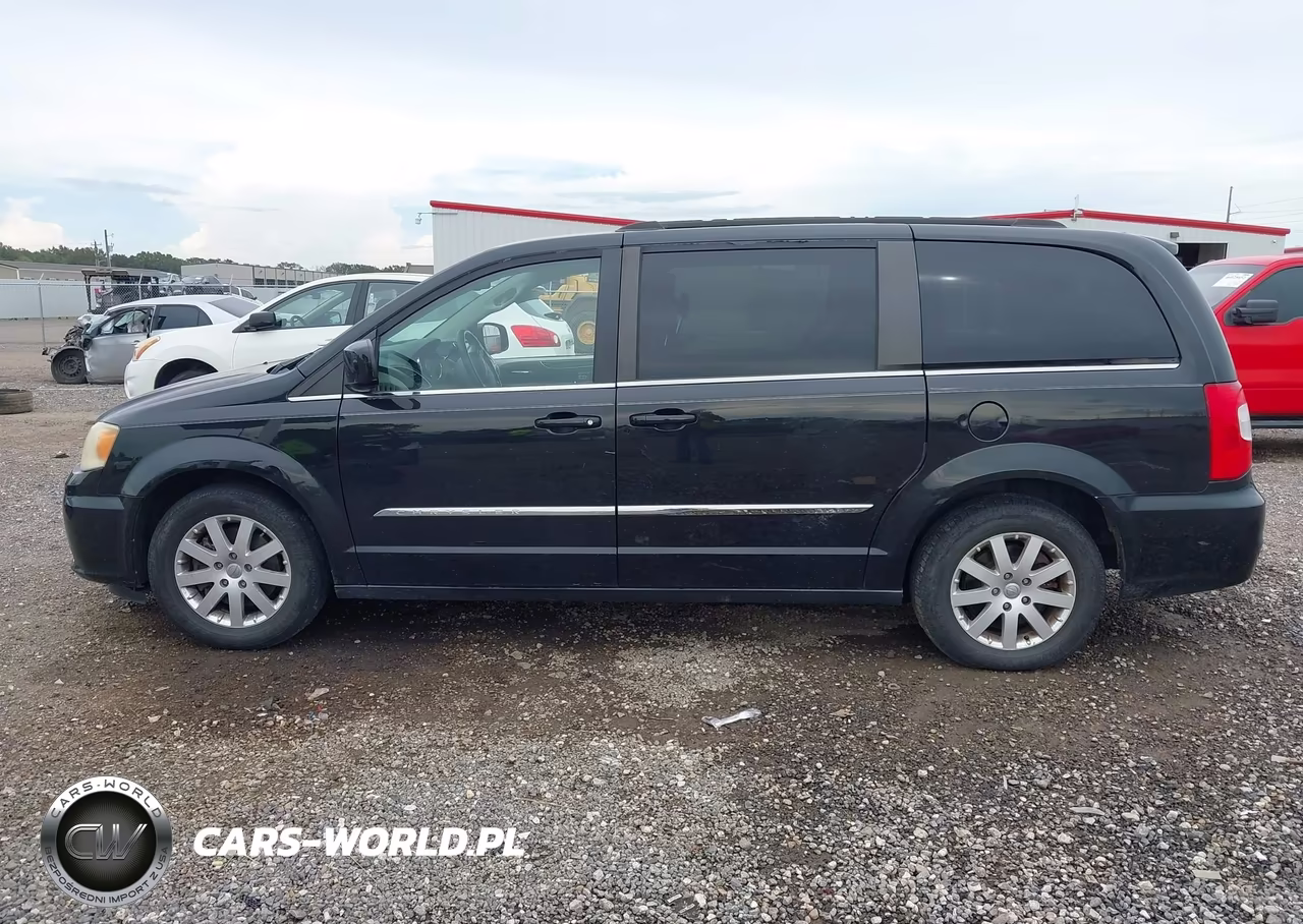 2015 Chrysler Town & Country Touring VIN:2C4RC1BG5FR534656 - 14
