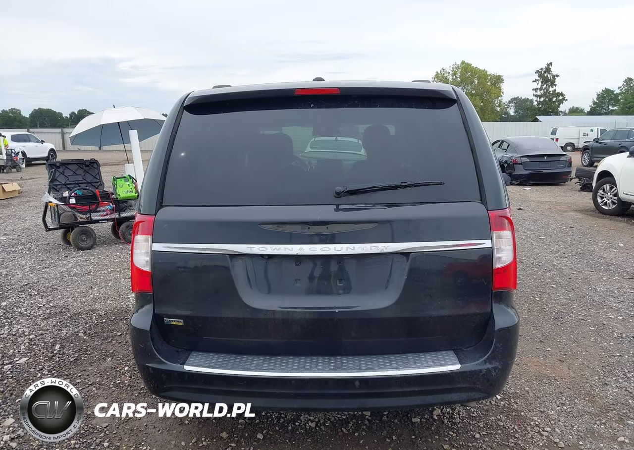 2015 Chrysler Town & Country Touring VIN:2C4RC1BG5FR534656 - 16