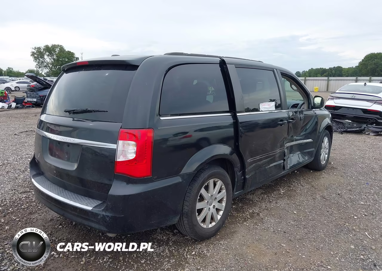 2015 Chrysler Town & Country Touring VIN:2C4RC1BG5FR534656 - 4