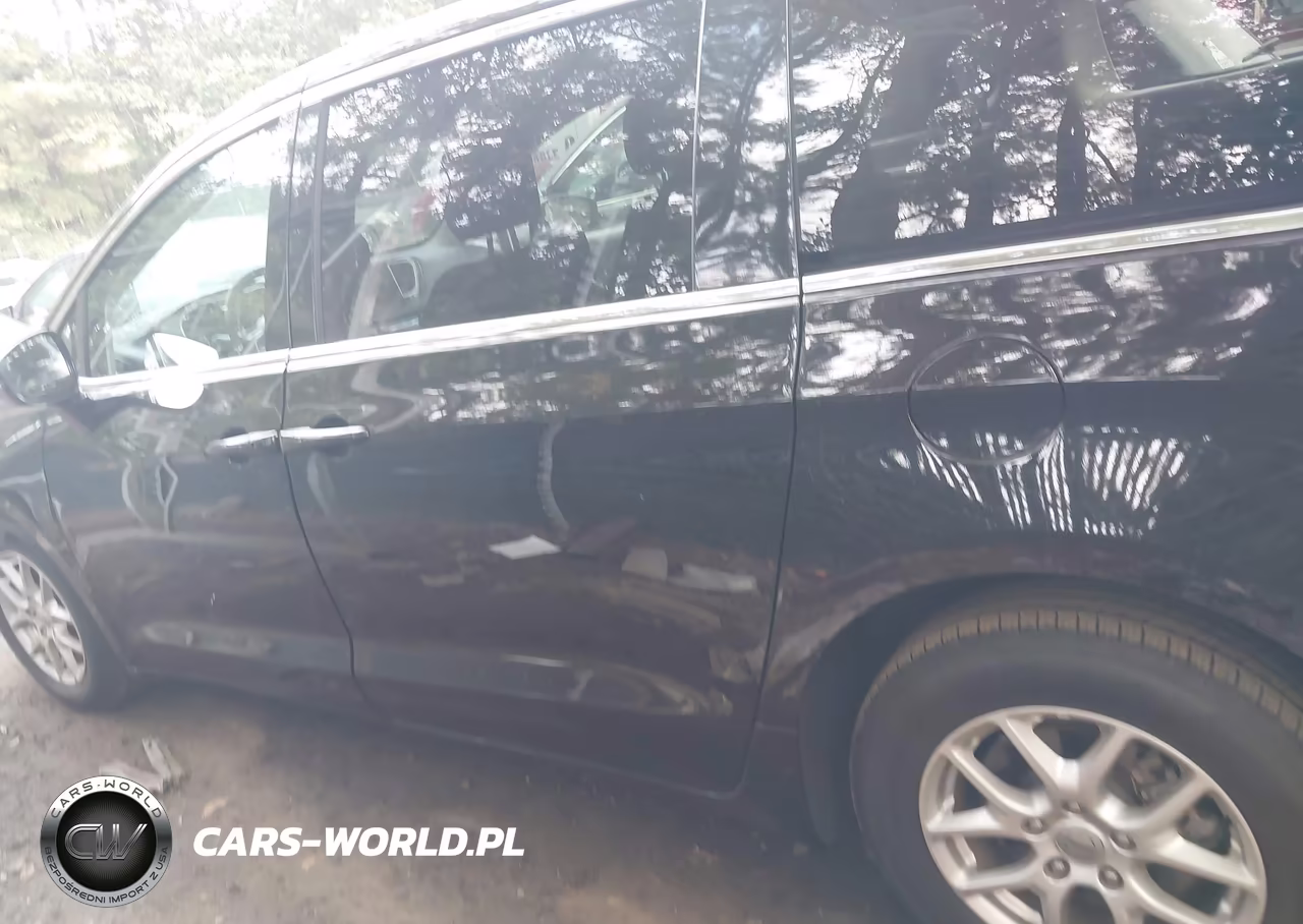 2024 Chrysler Pacifica Touring L VIN:2C4RC1BG2RR149463 - 15
