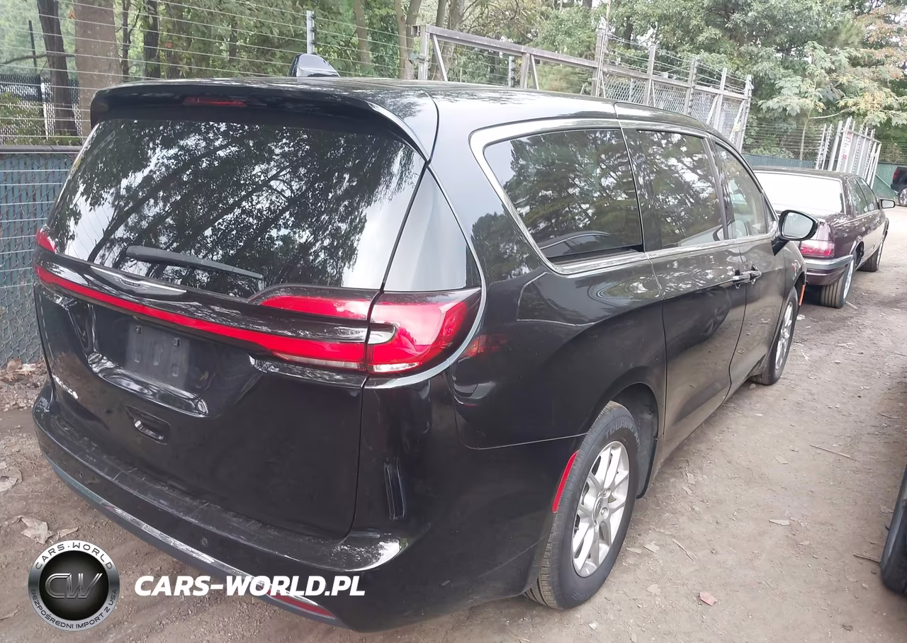 2024 Chrysler Pacifica Touring L VIN:2C4RC1BG2RR149463 - 4