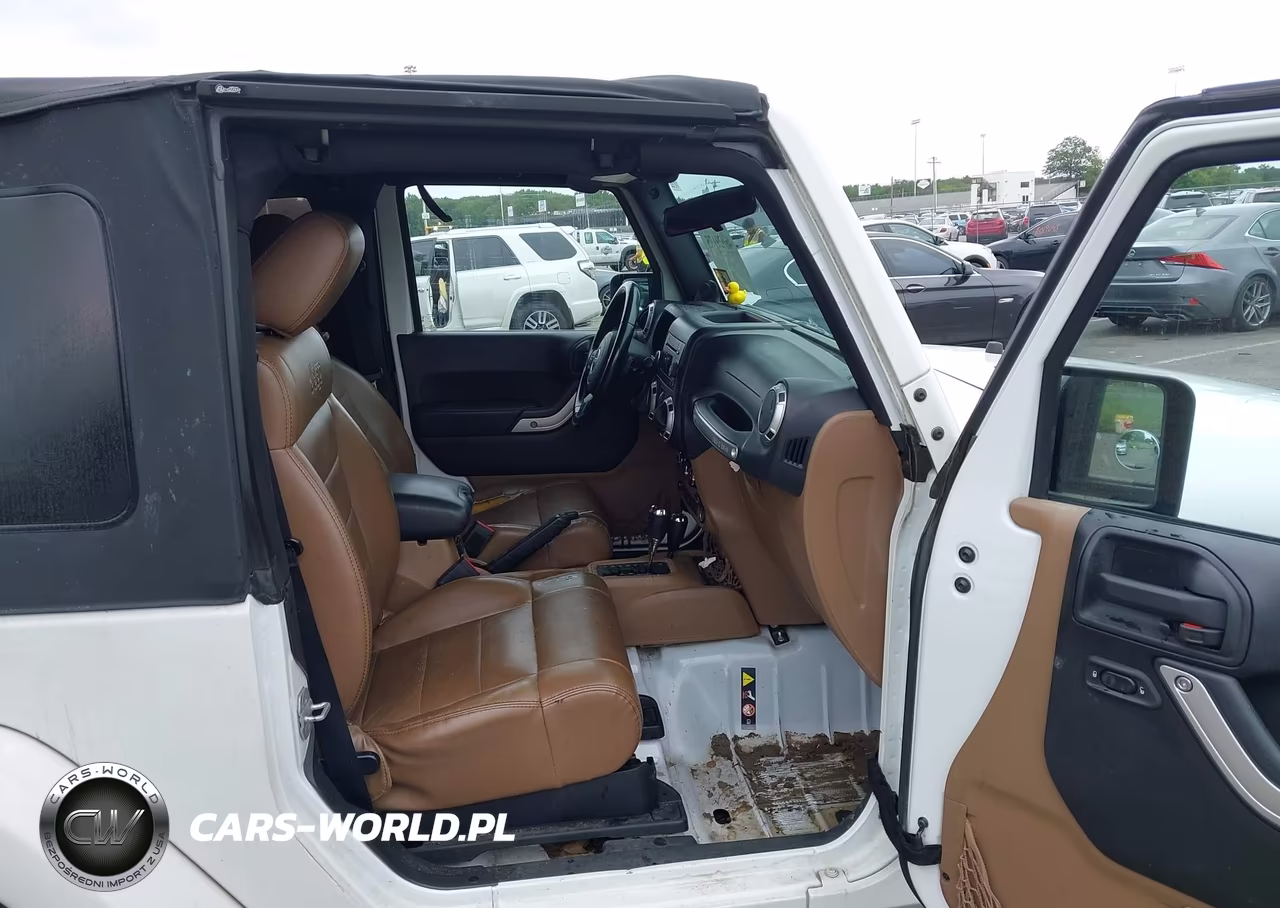 2011 Jeep Wrangler Sahara VIN:1J4AA5D17BL633544 - 5