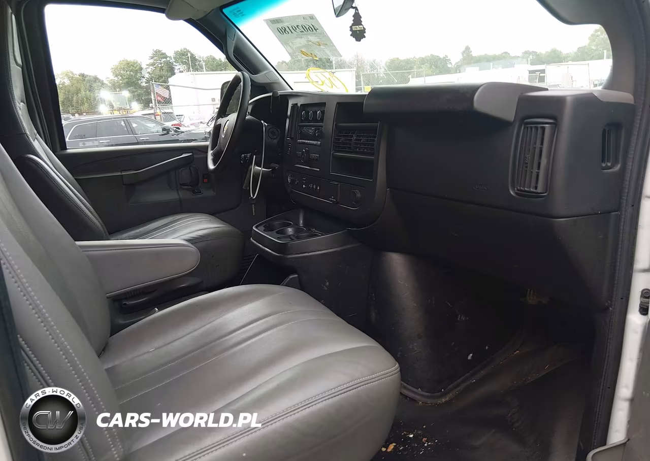 2018 Chevrolet Express 2500 Work Van VIN:1GCWGAFP4J1302855 - 5
