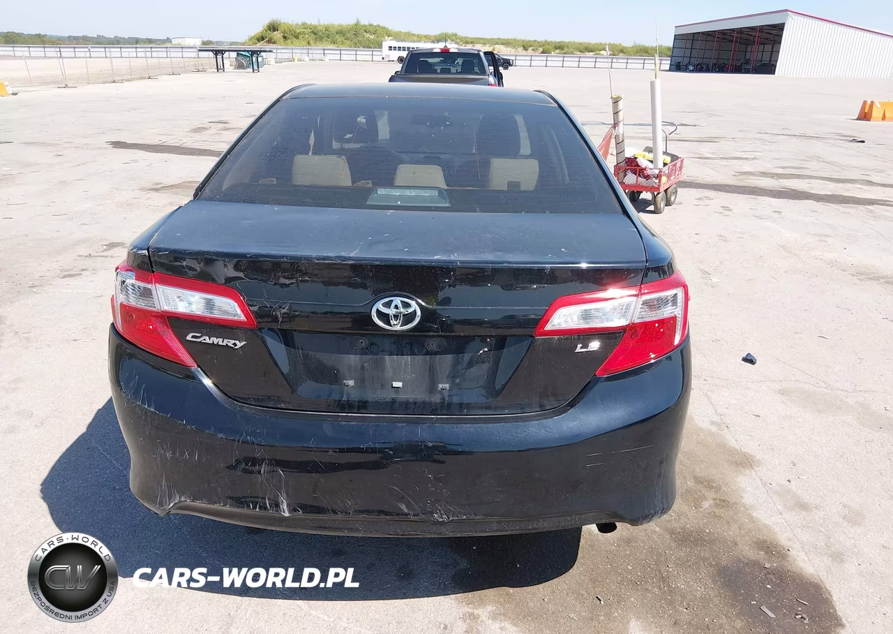 2012 Toyota Camry Le VIN:4T4BF1FK8CR215937 - 17
