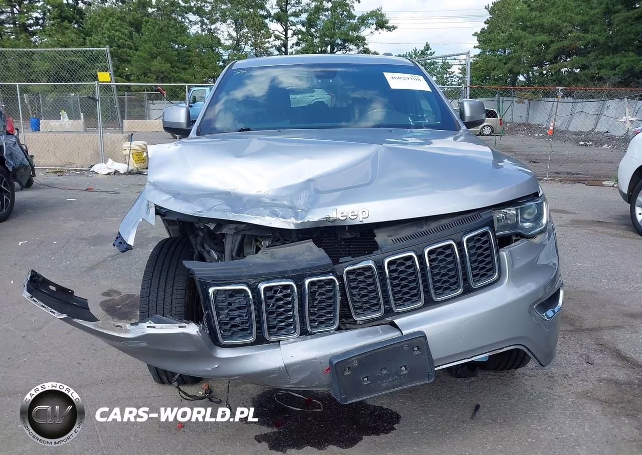 2019 Jeep Grand Cherokee Laredo E 4X4 VIN:1C4RJFAG1KC826439 - 13