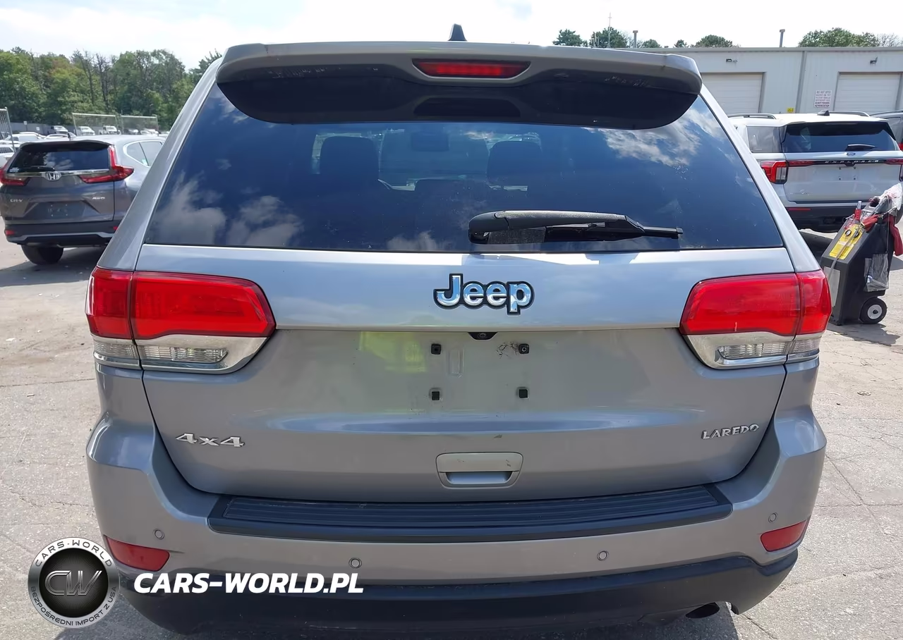 2019 Jeep Grand Cherokee Laredo E 4X4 VIN:1C4RJFAG1KC826439 - 17