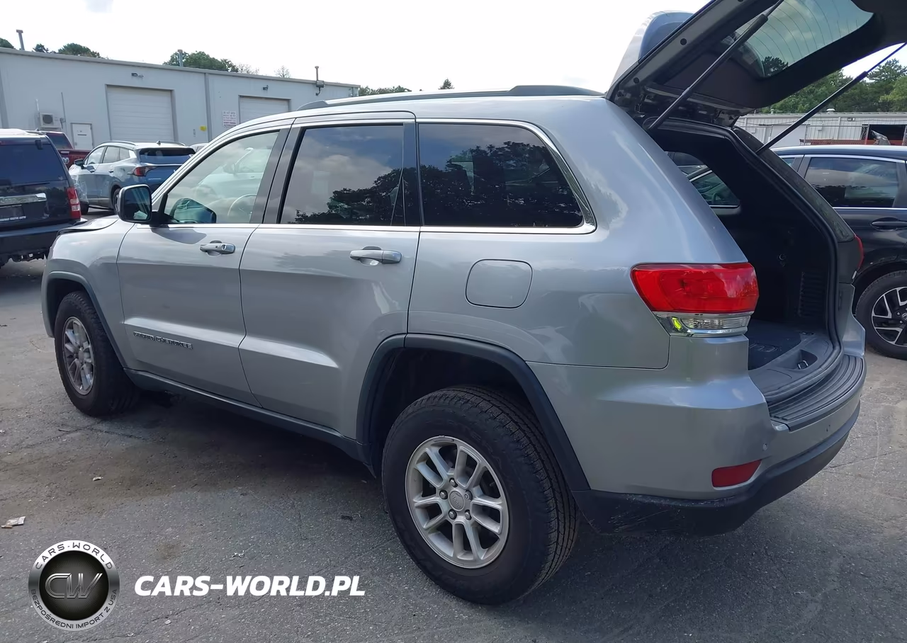 2019 Jeep Grand Cherokee Laredo E 4X4 VIN:1C4RJFAG1KC826439 - 3
