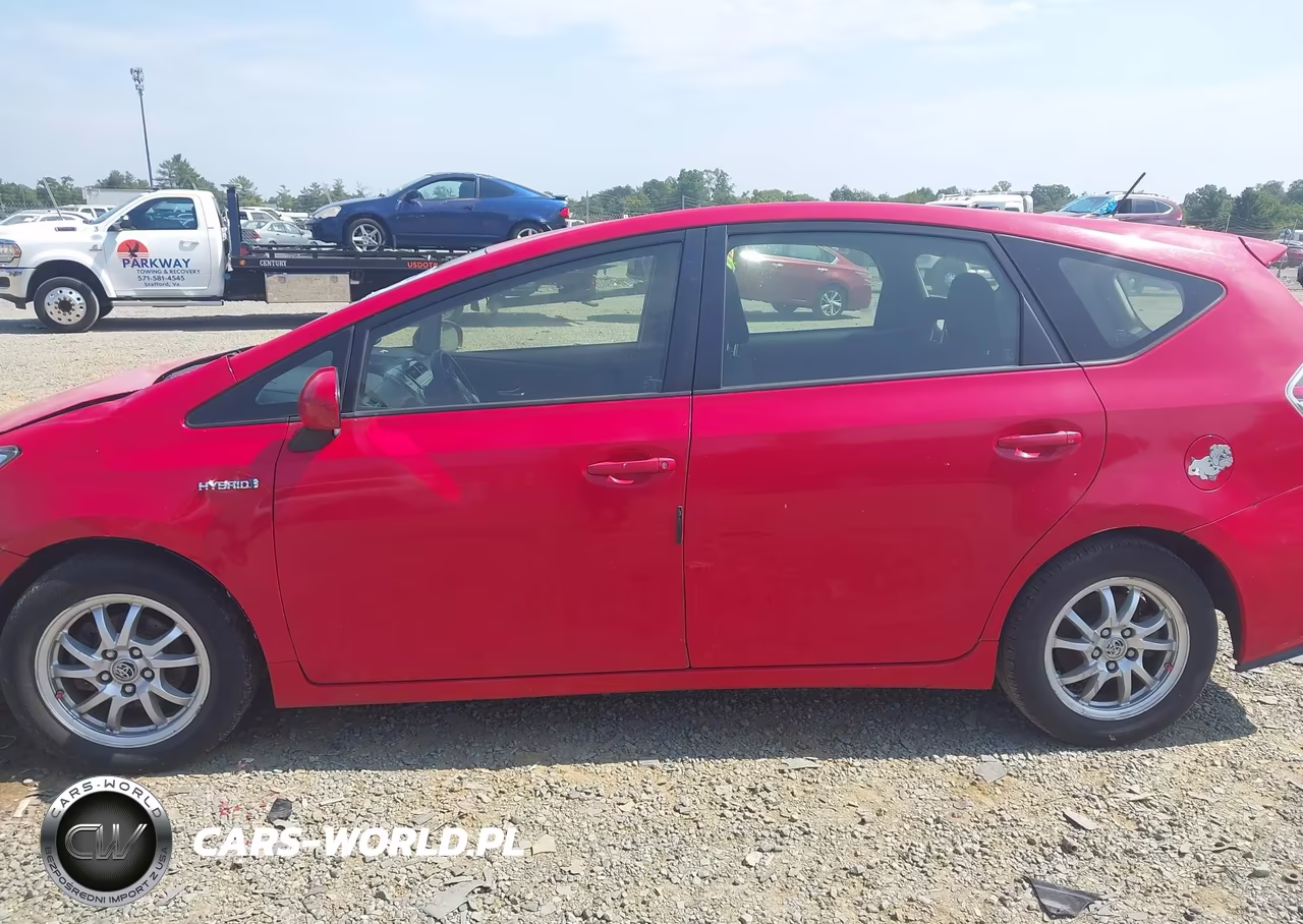 2015 Toyota Prius V Three VIN:JTDZN3EU2FJ024650 - 14