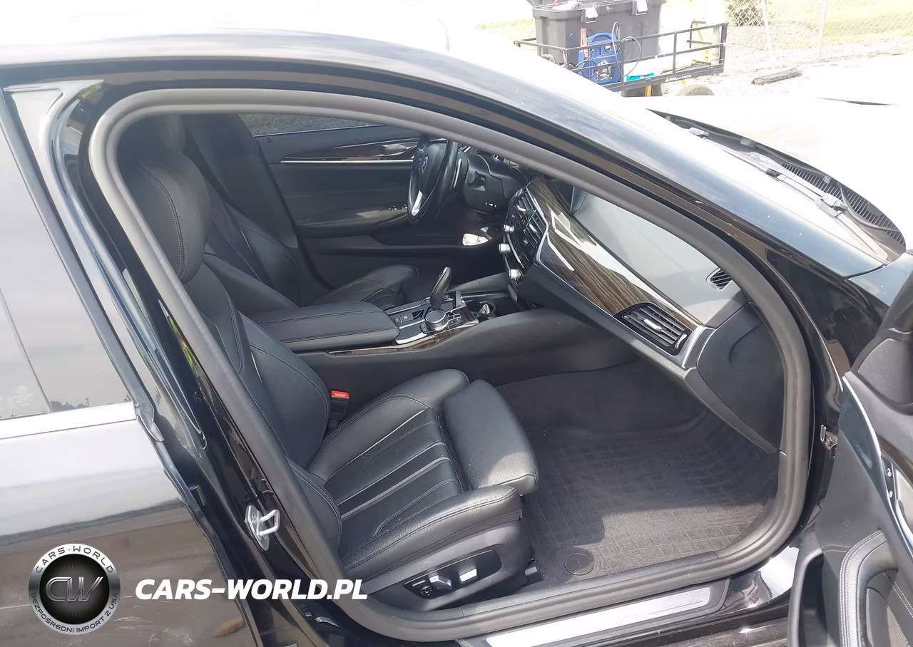2020 BMW 530I xDrive VIN:WBAJR7C0XLCD12103 - 5