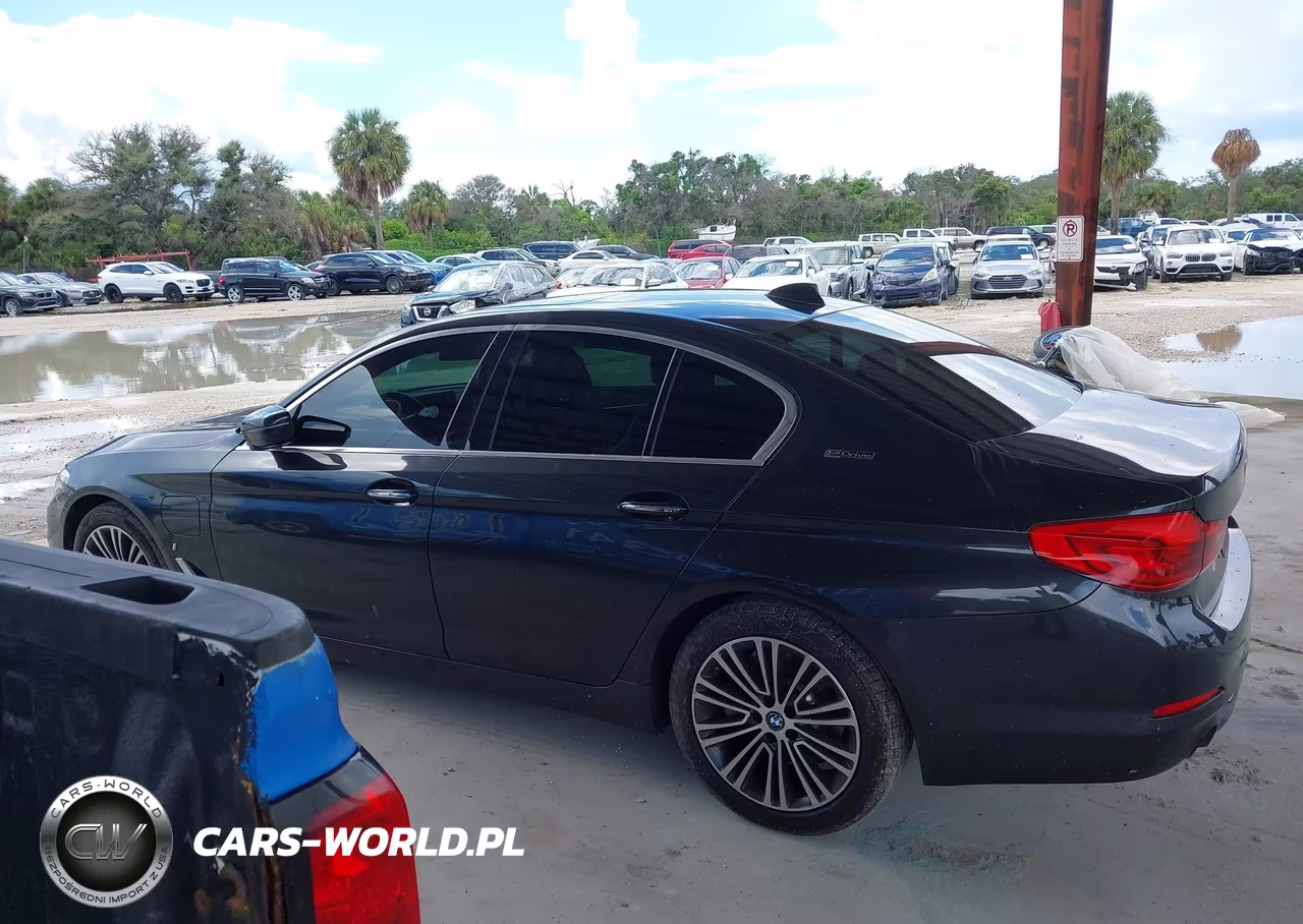 2018 BMW 530E xDrive Iperformance VIN:WBAJB1C52JB085017 - 14