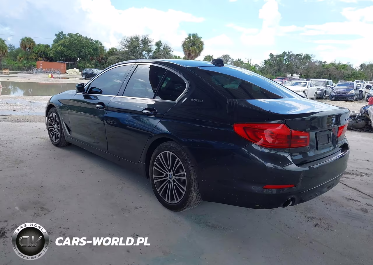 2018 BMW 530E xDrive Iperformance VIN:WBAJB1C52JB085017 - 3