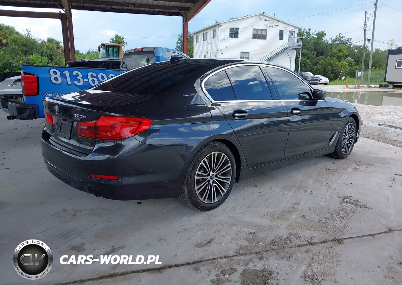 2018 BMW 530E xDrive Iperformance VIN:WBAJB1C52JB085017 - 4