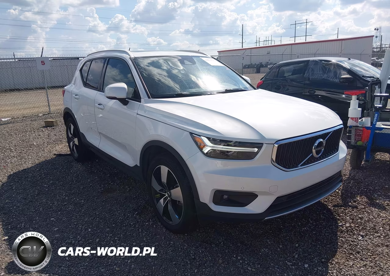 2021 Volvo Xc40 T5 Momentum
