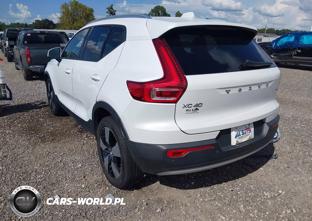 2021 Volvo Xc40 T5 Momentum VIN:YV4162UK9M2493968 - 3