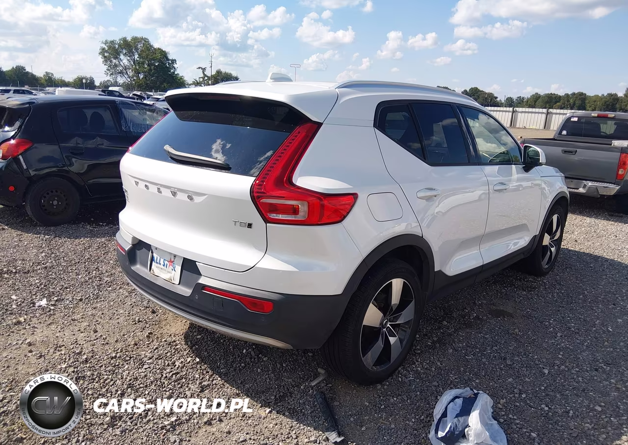 2021 Volvo Xc40 T5 Momentum VIN:YV4162UK9M2493968 - 4
