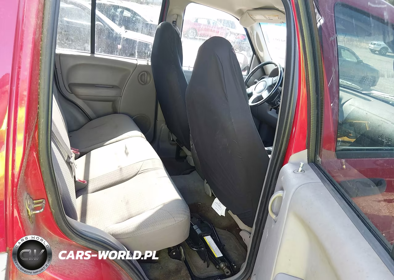 2003 Jeep Liberty Sport VIN:1J4GK48KX3W711223 - 8