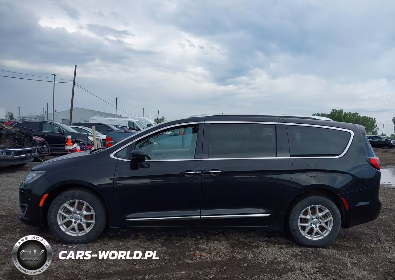 2020 Chrysler Pacifica Touring L VIN:2C4RC1BG9LR230130 - 14