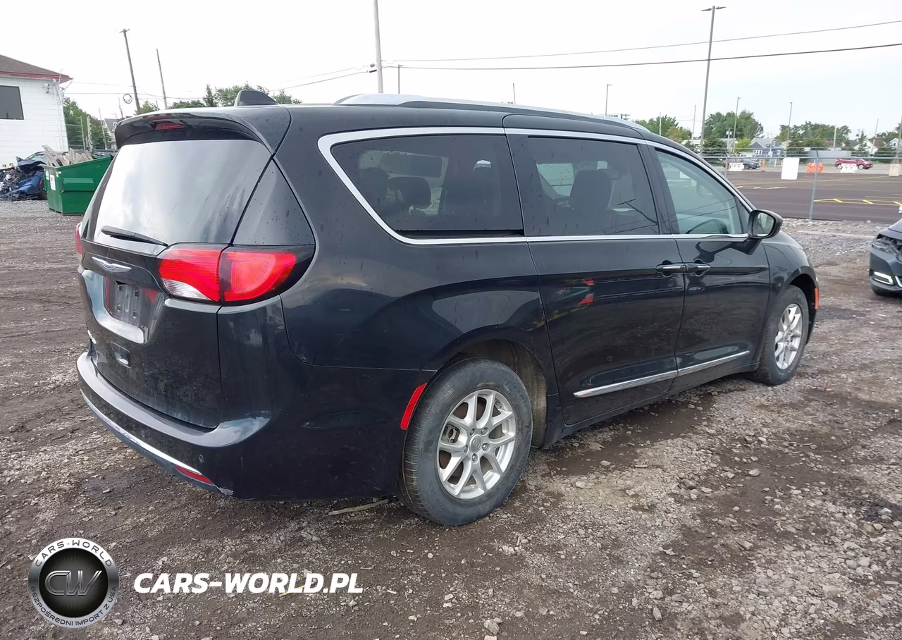 2020 Chrysler Pacifica Touring L VIN:2C4RC1BG9LR230130 - 4