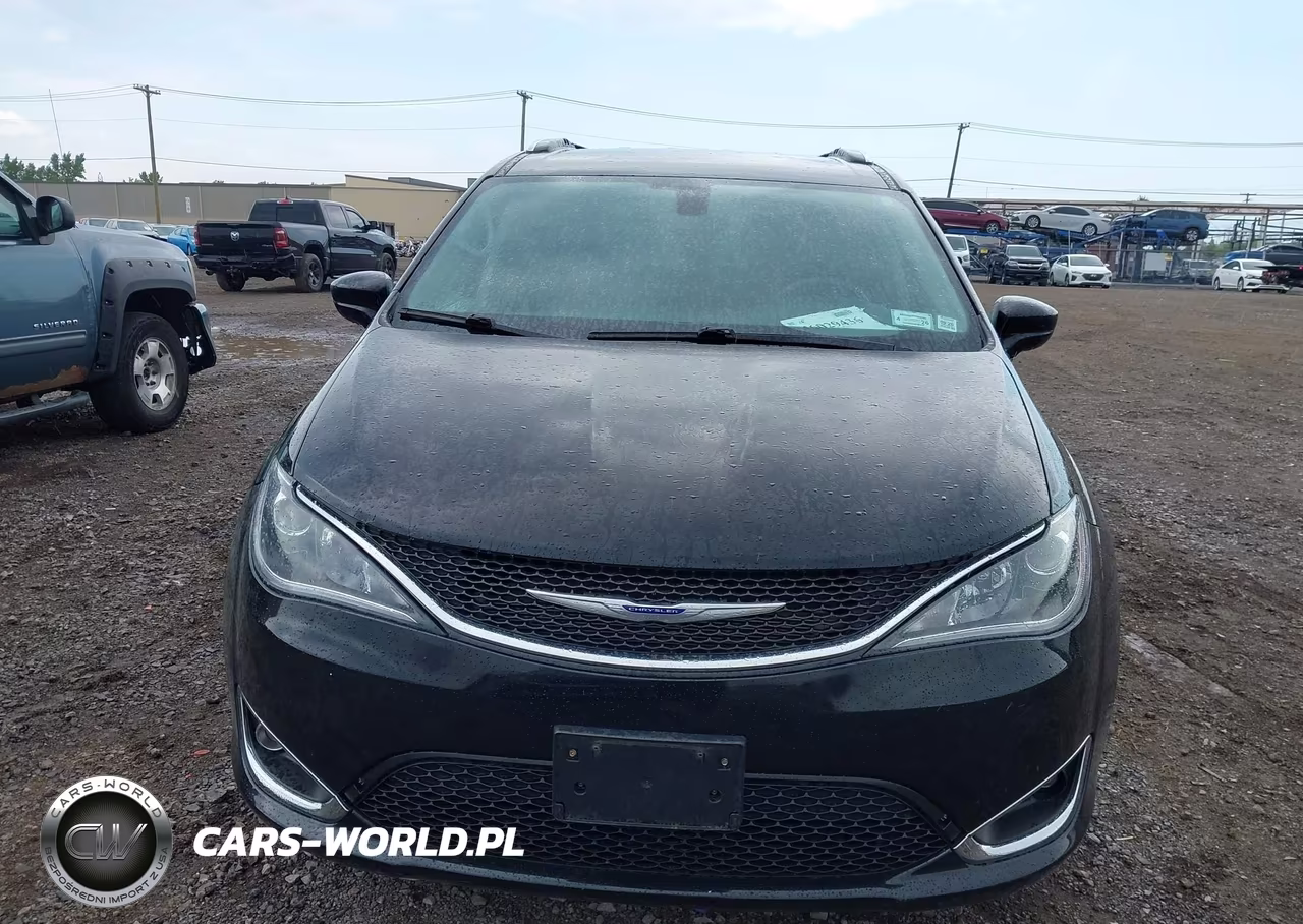 2020 Chrysler Pacifica Touring L VIN:2C4RC1BG9LR230130 - 6