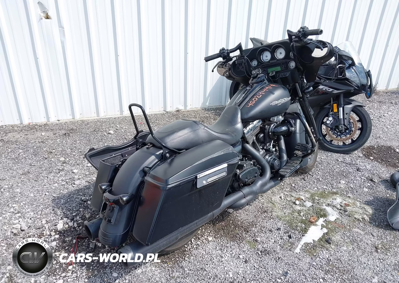 2012 Harley-Davidson Flhx Street Glide VIN:1HD1KBM12CB615167 - 4